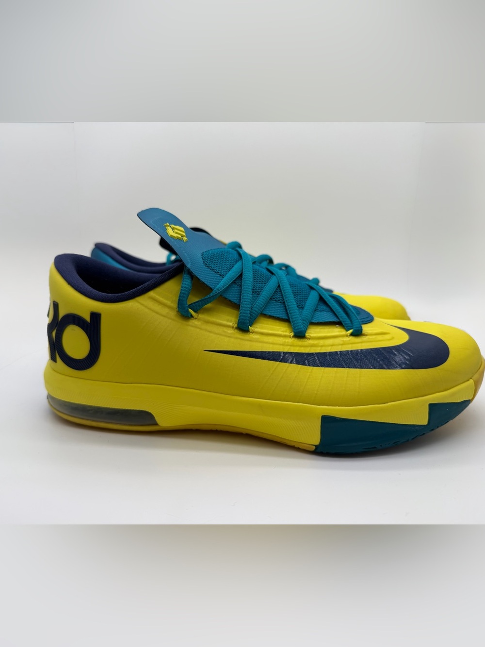 Nike KD Low-Top Basketball Sneakers in Yellow and Teal